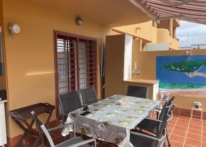 Lets In The Sun Blue Cala Appartement *